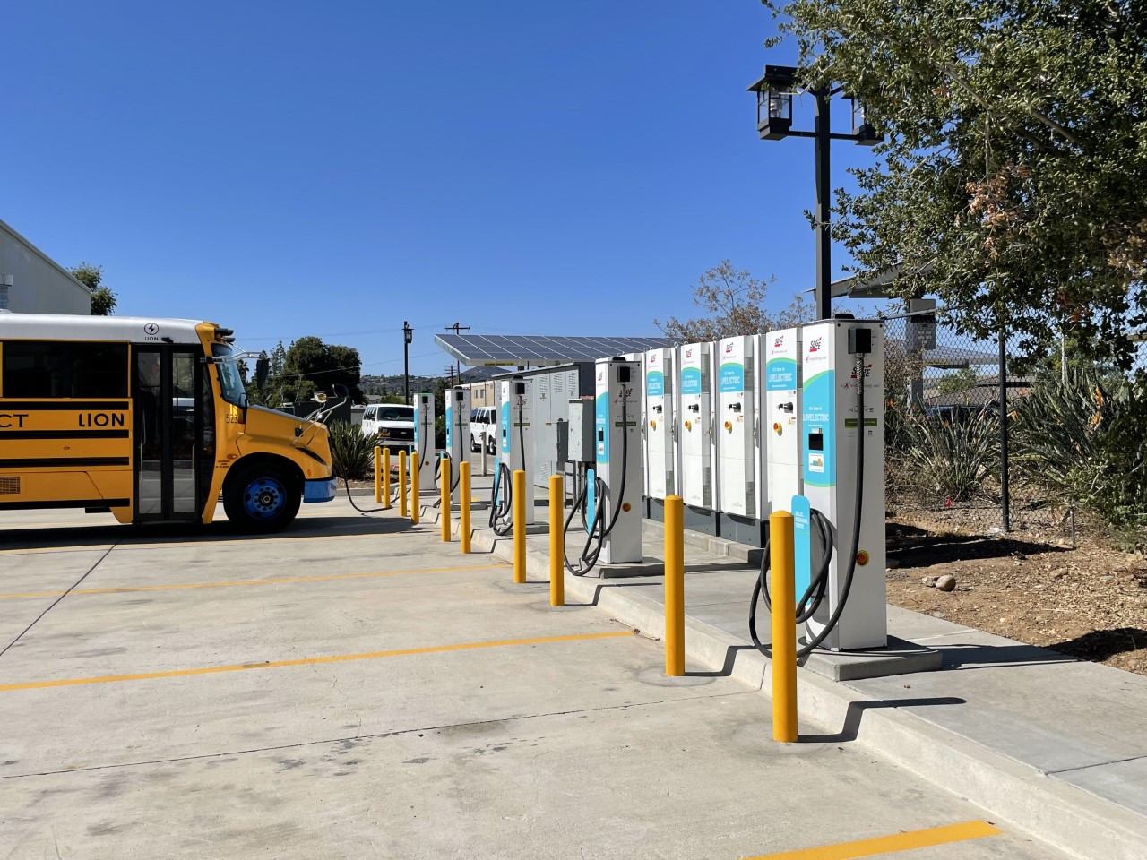 Electric bus deals charging station cost